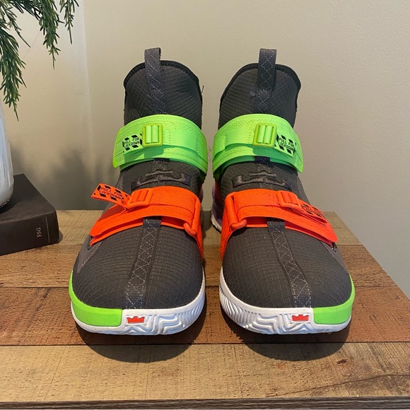 Nike Lebron Soldier 13 - Picture 2 of 8